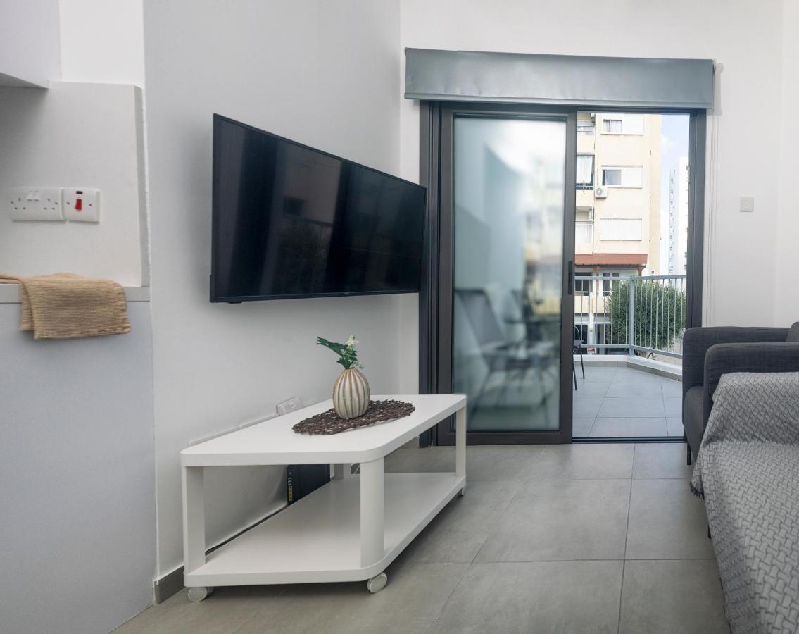 Lovely 2 Bed Apartment In Larnaca City Centre Exterior photo